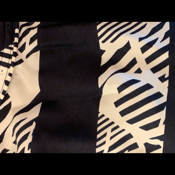 BANANA REPUBLIC•TOP - Picture 6 of 7